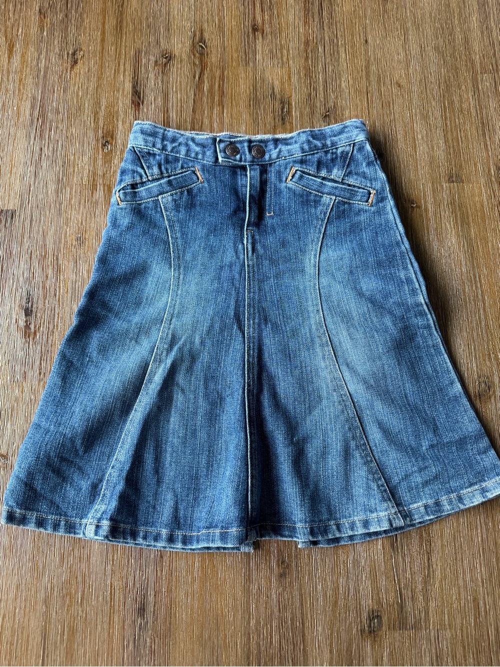 3/20$ Old Navy Girls' Blue Flared Denim Skirt size 6